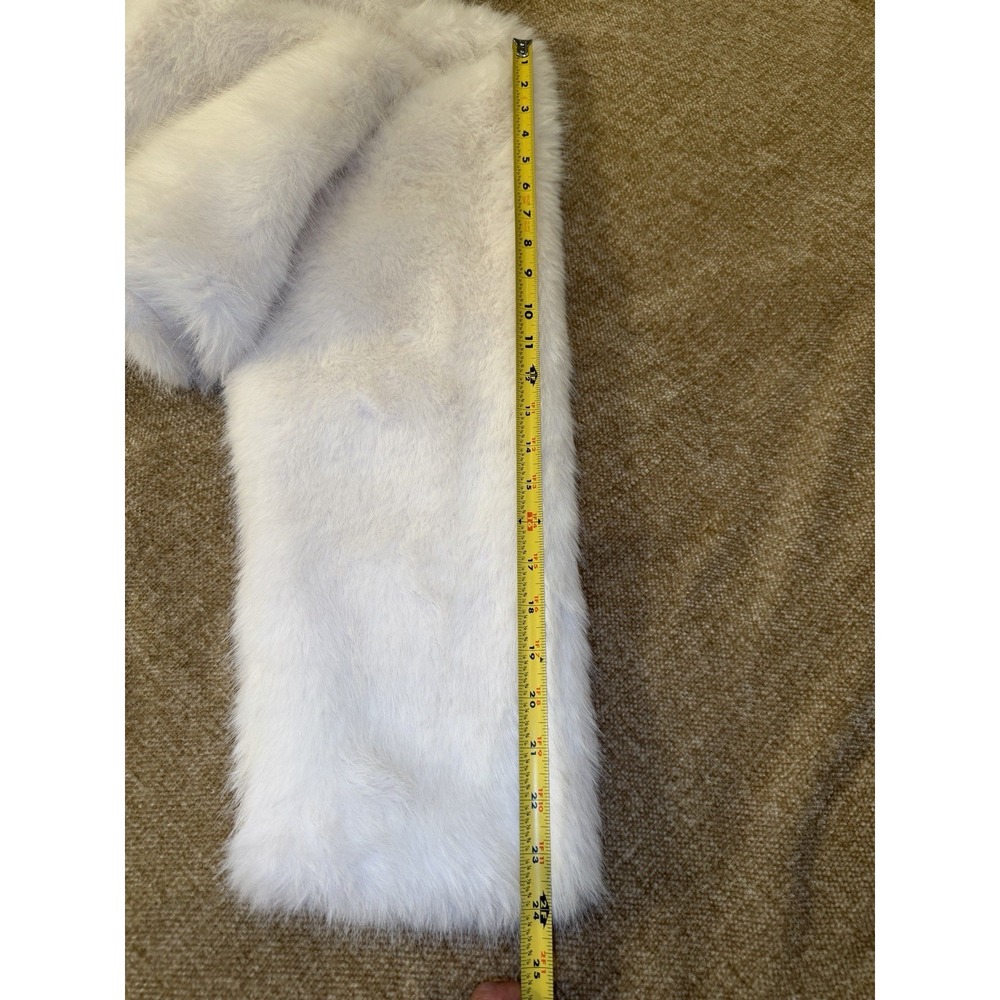 Edikted White Faux Fur Cropped Jacket Size Small - Picture 9 of 10